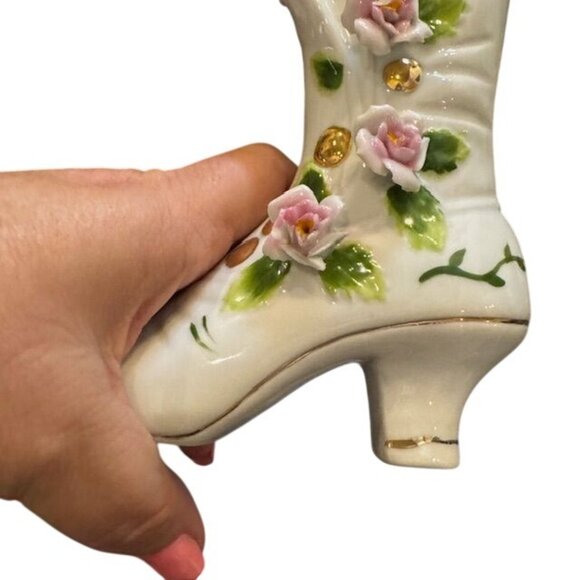 Vintage Ceramic Victorian Style Boot Vase With Floral & Gold Button Detailing - Picture 7 of 8